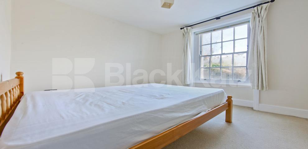 			UNDER OFFER, 2 Bedroom, 1 bath, 1 reception Apartment			 Hackford Road, Stockwell